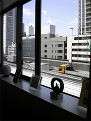 会議室から阪神高速を望む